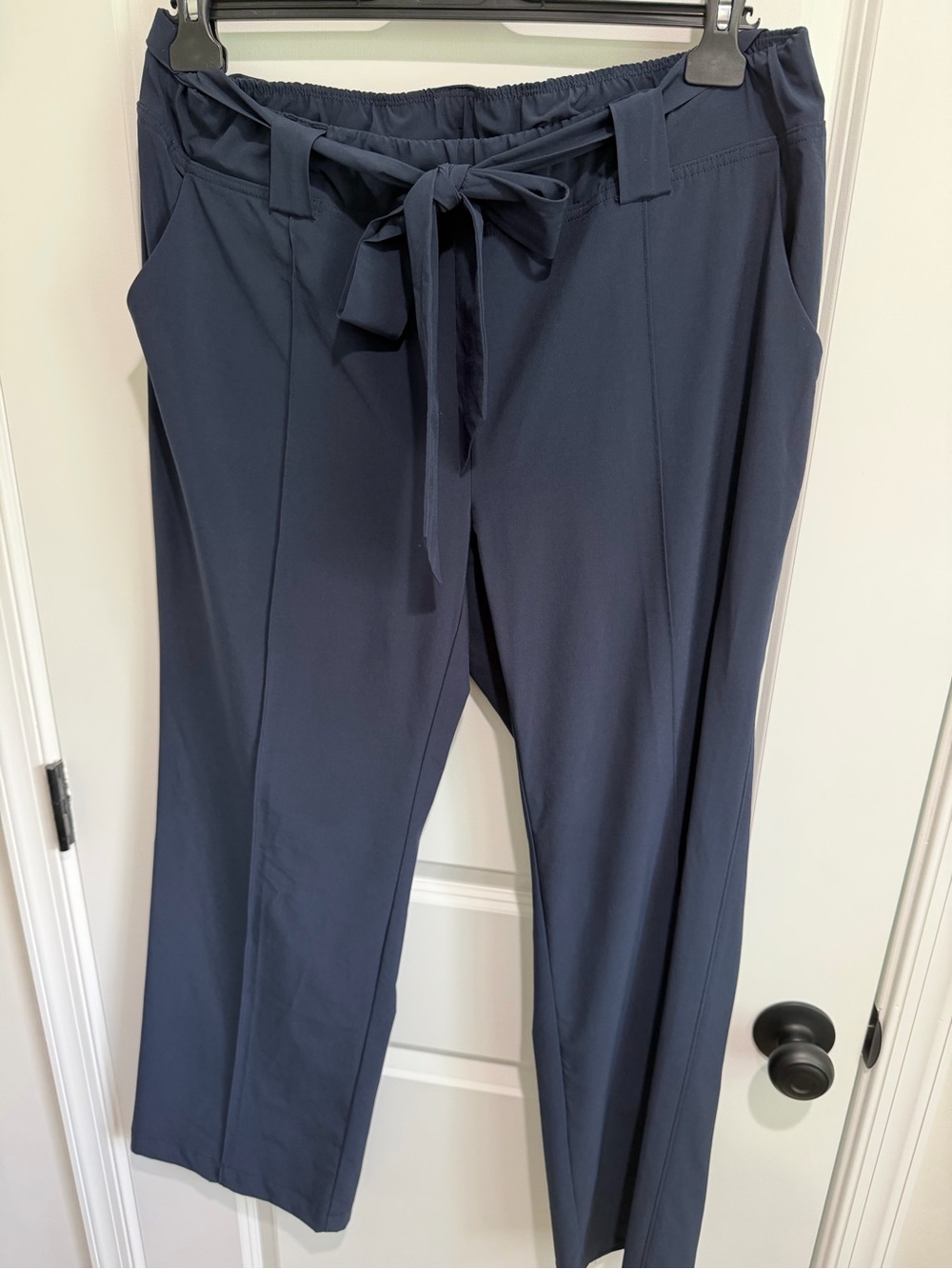 Athleta Destination Women's Navy Tie-Waist Straight-Leg pull on Pants